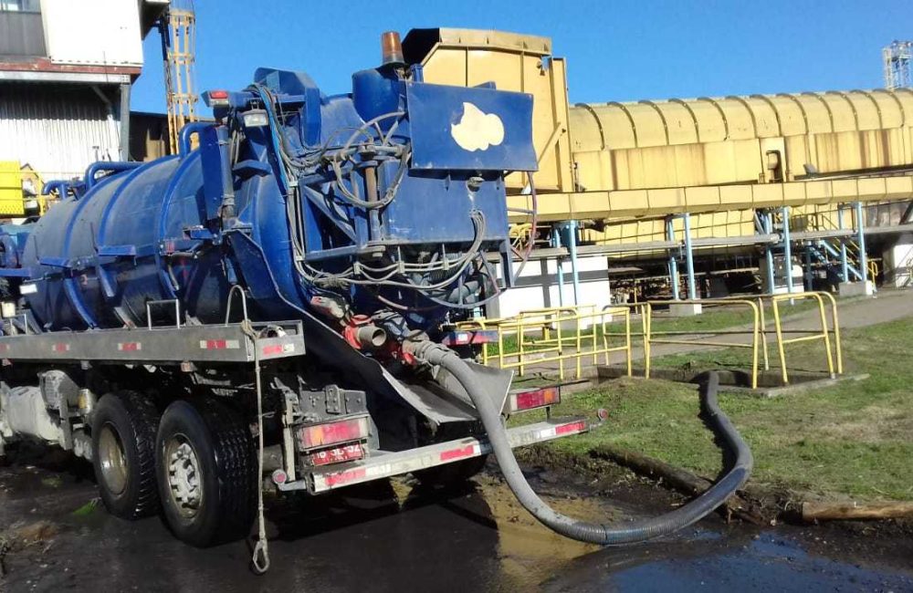camion succionando